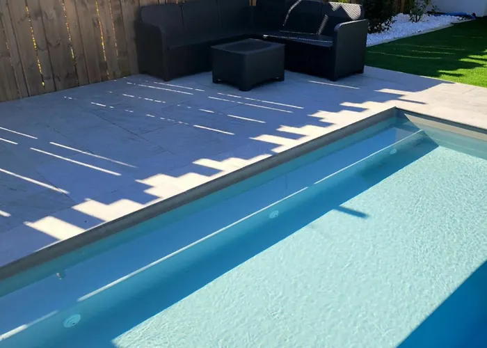L'oasis De - Prive Dans Avec Piscine * Dalhunden